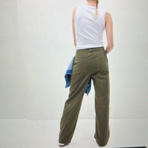 Gap Loose Khakis Washwell - Picture 2 of 5